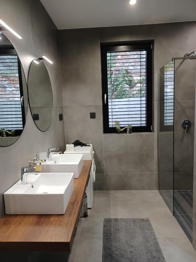 Aparthotel Villa V With Heated Pool Рийека Екстериор снимка