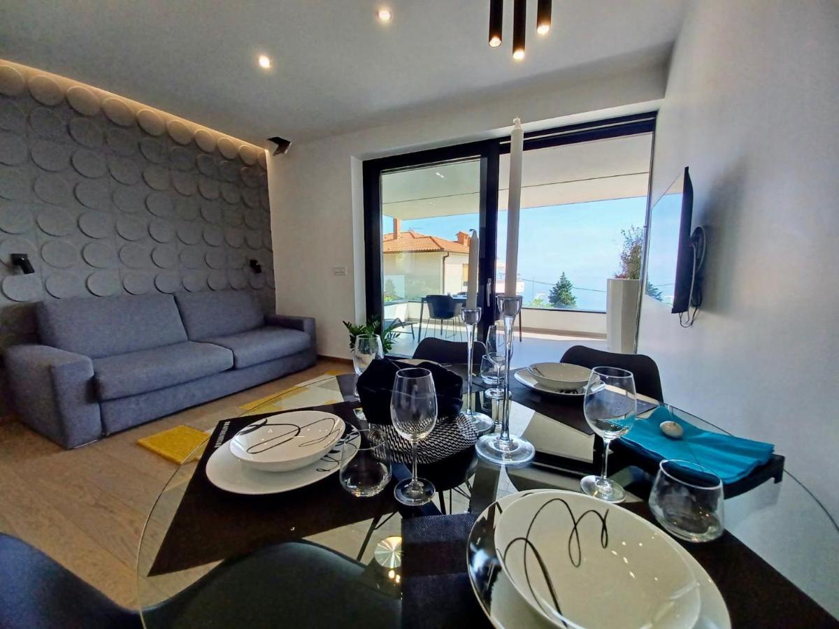 Aparthotel Villa V With Heated Pool Рийека Екстериор снимка